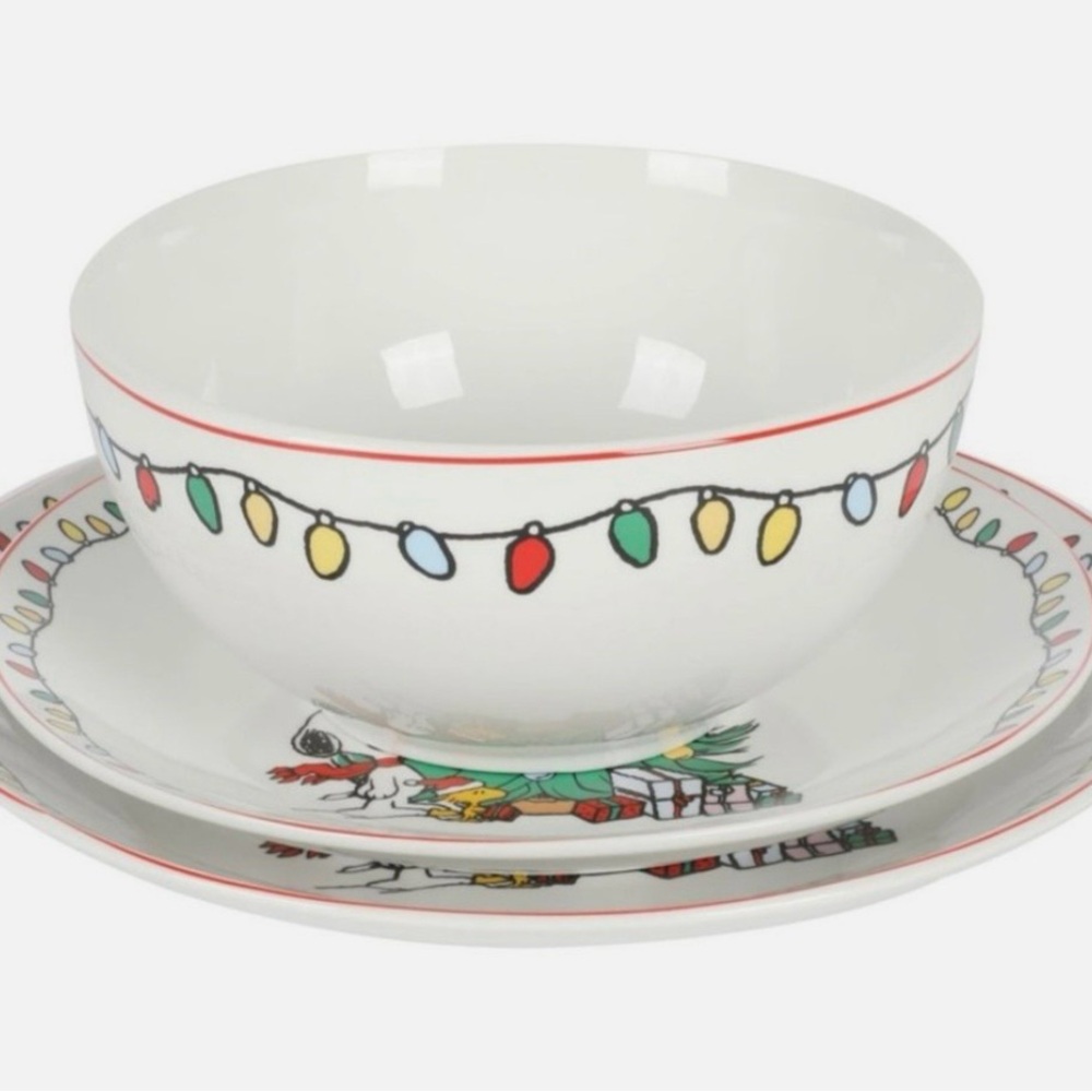Christmas Tree Dinnerware Set - Picture 3 of 7
